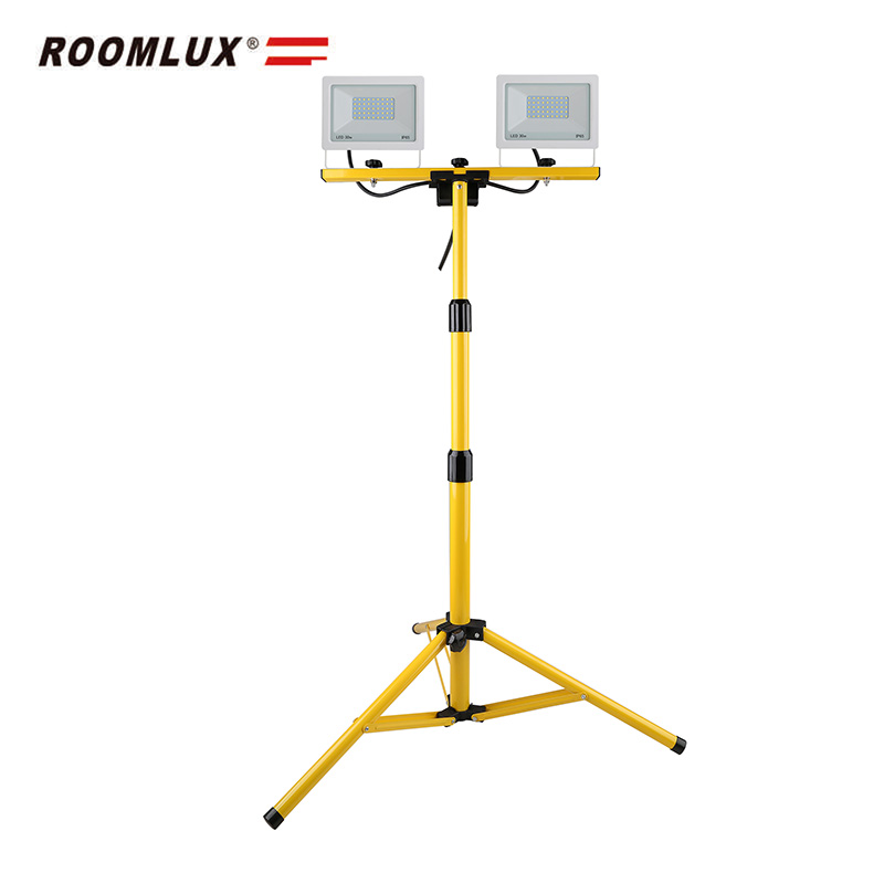 LED FLOODLIGHT WITH TRIPOD